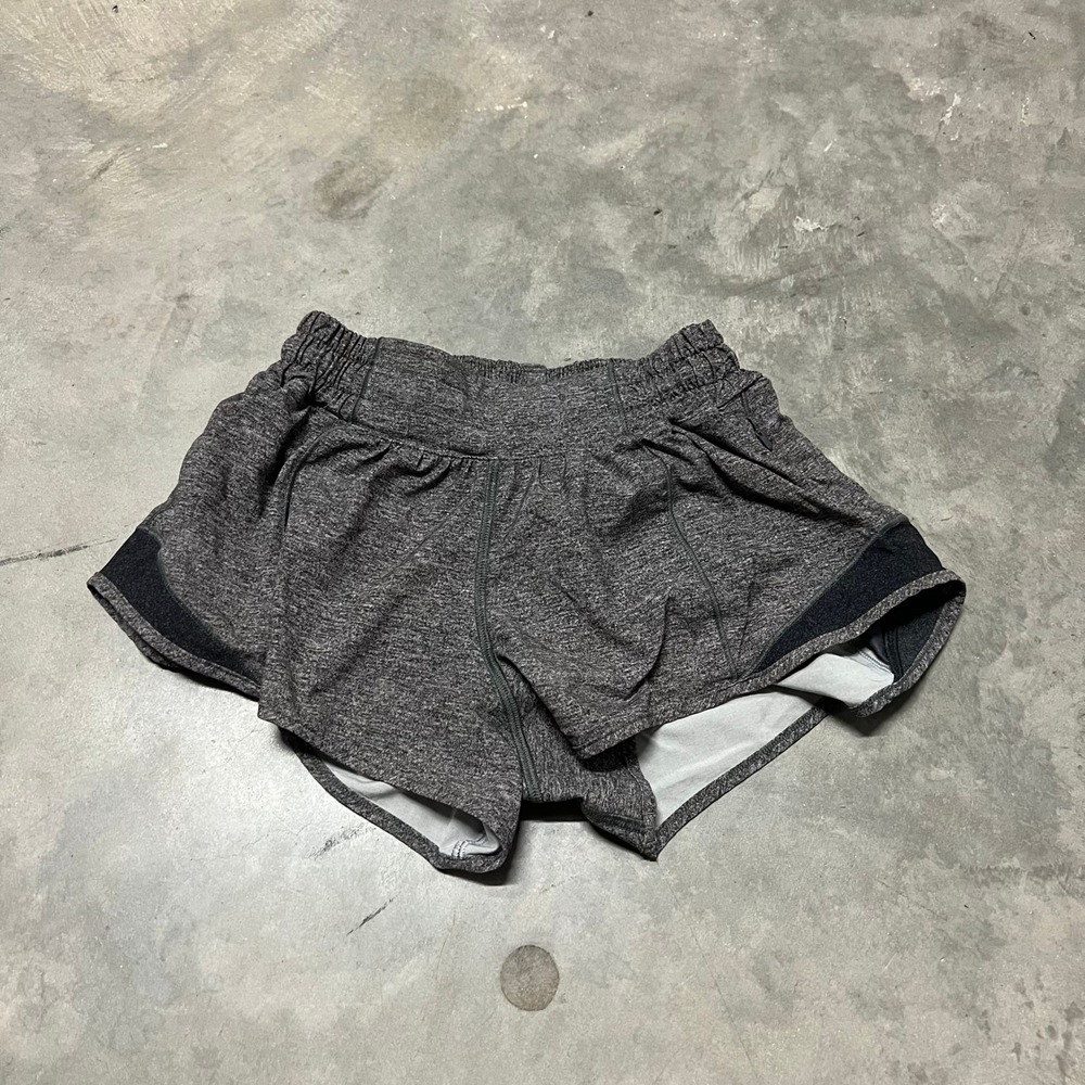 Lululemon Speed Up Low-Rise Lined Short 2.5 Heathered Charcoal Grey Womens Sz 2